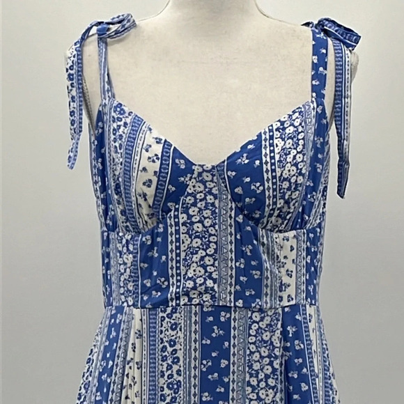 Lost + Wander Love Me True Floral Mini Dress in Blue - Size Medium - Picture 4 of 9